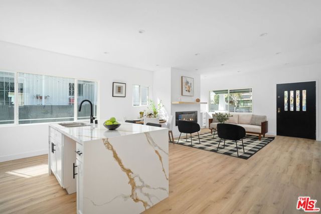 1050 W 48th Street, Los Angeles CA: https://media.crmls.org/mediaz/8b61eef9-c6d1-4db5-be3a-618d01c421a2.jpg