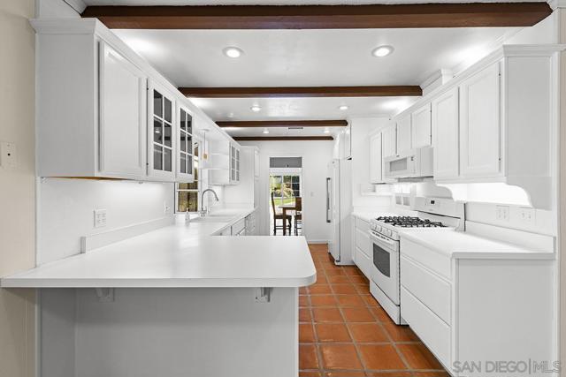 13430 Sagewood Drive, Poway CA: https://media.crmls.org/mediaz/8b6228b4-3e0f-419c-90b7-7e9db07ea86e.jpg