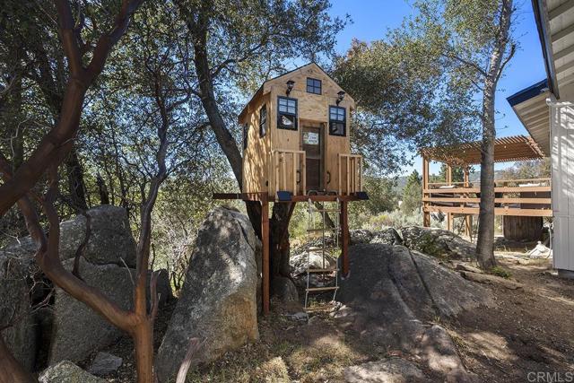 Image 42 of 64 For 8405 Foothill