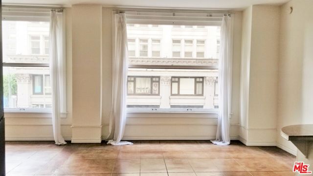 215 W 7th Street, Los Angeles CA: https://media.crmls.org/mediaz/8b629ff6-9bd8-4a20-93d0-a535b89b30ed.jpg