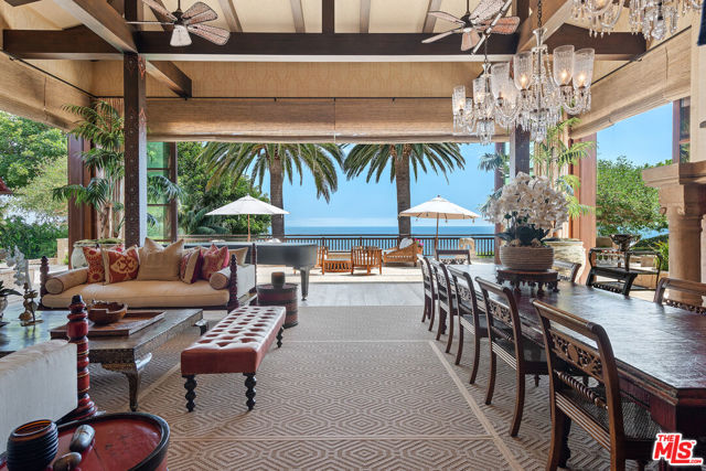 24834 Pacific Coast Highway, Malibu CA: https://media.crmls.org/mediaz/8b62f48c-24ec-4df6-b9d5-1caf49a7df27.jpg
