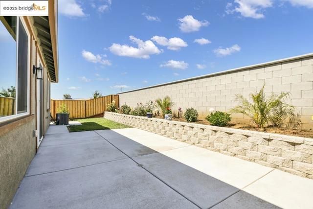 5424 Nimis Way, Antioch CA: https://media.crmls.org/mediaz/8b6303ee-e957-460c-82a0-b21c3b67224d.jpg