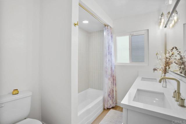 7255 Volta Court, San Diego CA: https://media.crmls.org/mediaz/8b6374d8-6501-4a11-bb85-5f8f73942271.jpg