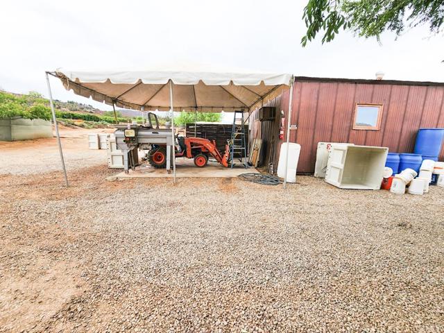 25260 E Old Julian Hwy, Ramona CA: https://media.crmls.org/mediaz/8b643602-dff7-414c-89d8-167bf0b199eb.jpg