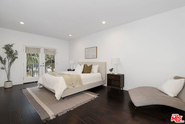 1862 S Bentley Avenue, Los Angeles CA: https://media.crmls.org/mediaz/8b6473b9-5293-465f-b135-883e404adbfb.jpg
