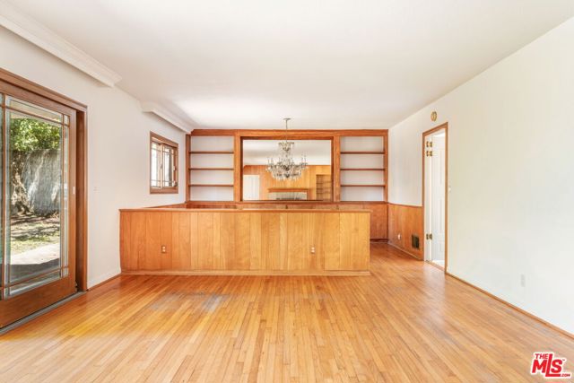 1015 San Vicente Boulevard photo 6