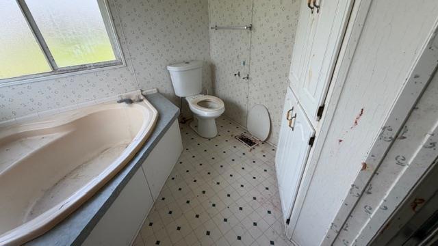 https://media.crmls.org/mediaz/8b653c42-5f97-4266-a811-e6867390b3ef.jpg?preset=X-Large
