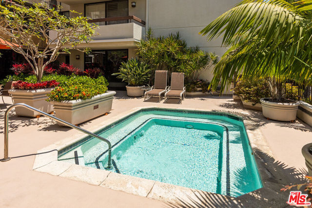 851 N Kings Road, West Hollywood CA: https://media.crmls.org/mediaz/8b65513a-dfba-478f-a8d4-699740e871f1.jpg