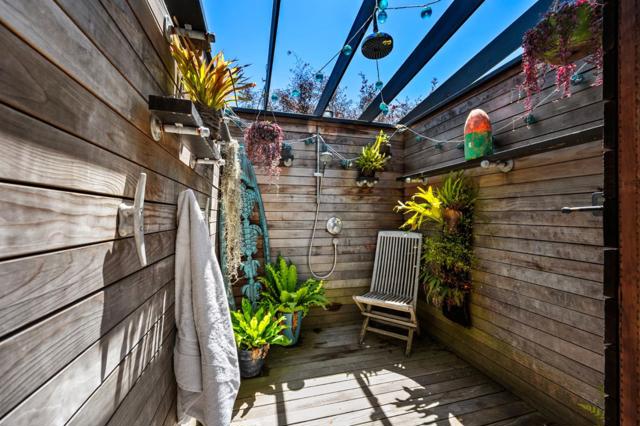 316 Valdez Avenue, Half Moon Bay CA: https://media.crmls.org/mediaz/8b658b92-f47f-4123-9be8-95b5bae0571f.jpg