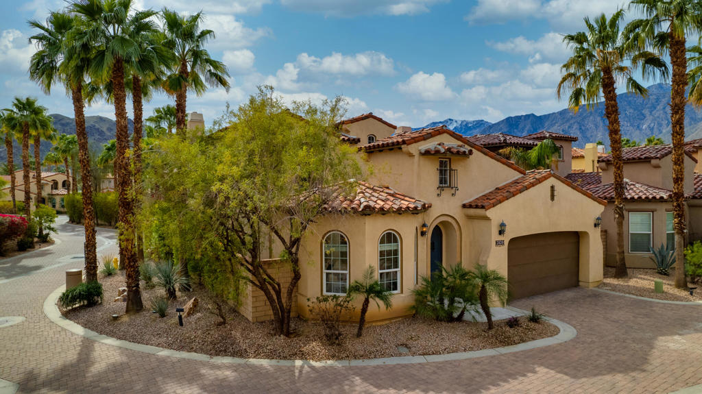 2820 Pintura Circle, Palm Springs, CA 92264