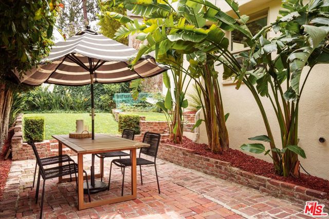 2268 Ben Lomond Drive, Los Angeles CA: https://media.crmls.org/mediaz/8b65e603-1a05-4a8f-a5e4-b7f062b68f3c.jpg