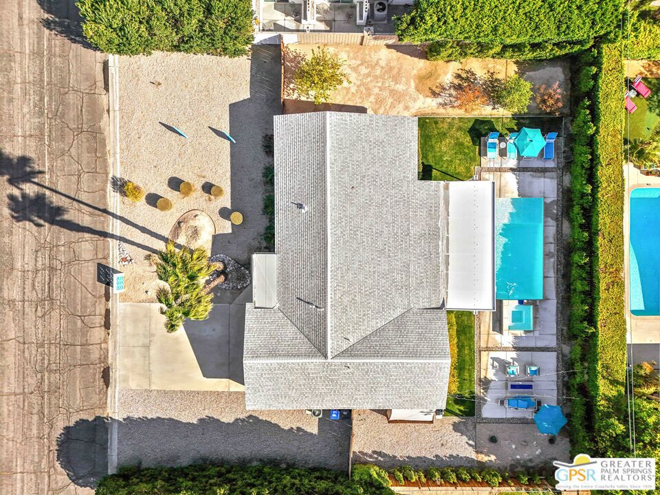 https://media.crmls.org/mediaz/8b661892-b8e4-4a99-8a3d-46c1ddf6f876.jpg?preset=X-Large
