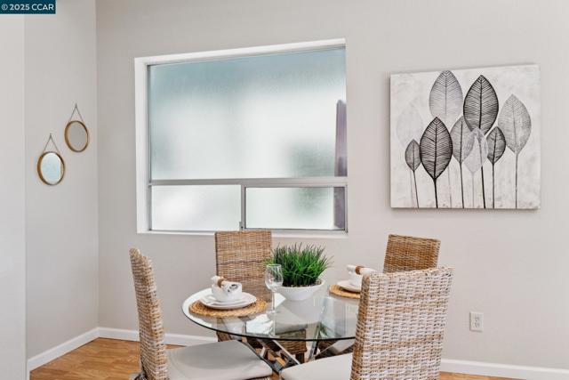 1017 45Th St, Emeryville CA: https://media.crmls.org/mediaz/8b662f9f-f4e0-4cf5-bf3a-870ab58e6d3d.jpg