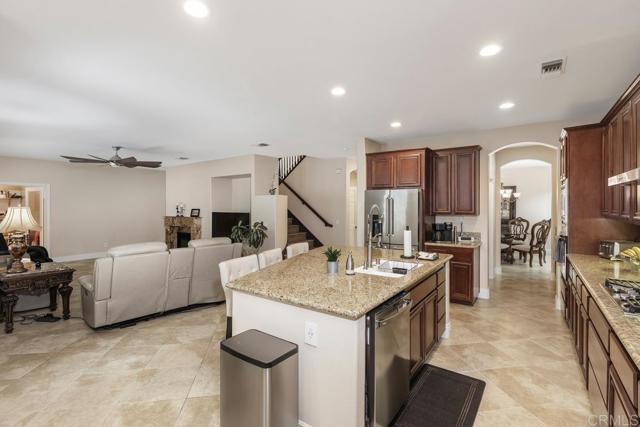 Detail Gallery Image 16 of 41 For 1402 Antioch Ave, Chula Vista,  CA 91913 - 5 Beds | 3/1 Baths