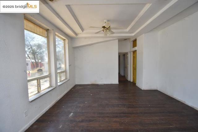 12078 Wade Ln, Burson CA: https://media.crmls.org/mediaz/8b67677b-6d76-4b1d-a6ca-8f8953c466ee.jpg