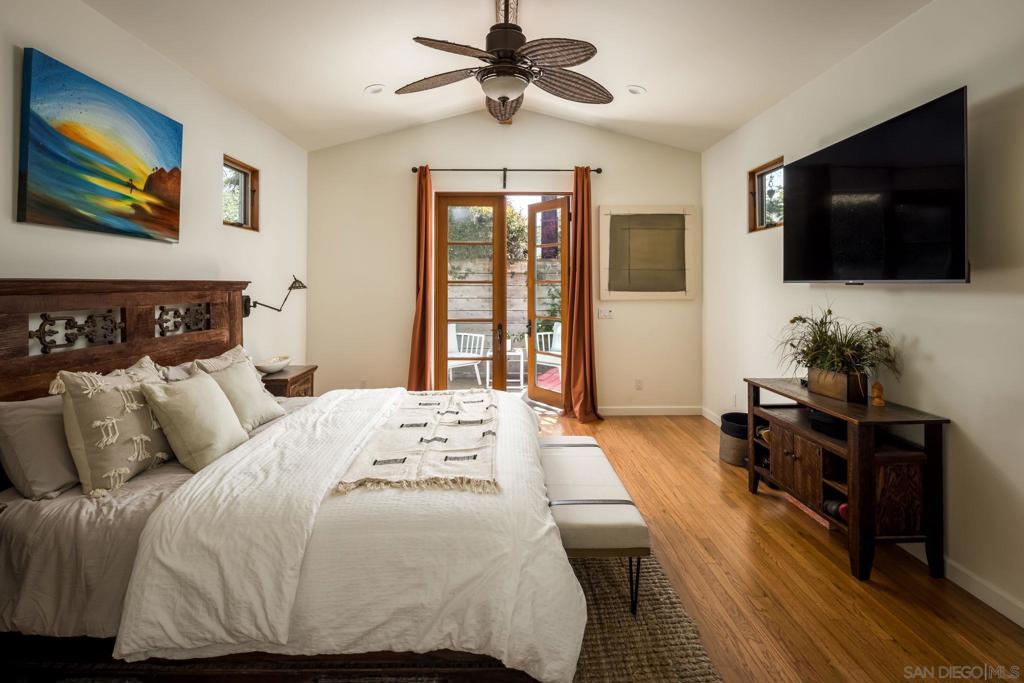 767 Hymettus Avenue - photo 20