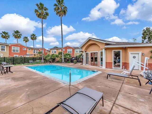 865 Carlisle Way, Sunnyvale CA: https://media.crmls.org/mediaz/8b67ab57-28ac-419d-913f-9cf5148b0922.jpg