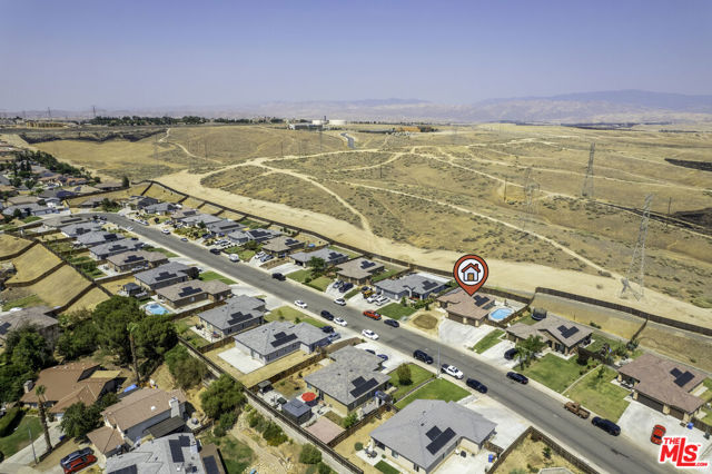 3605 Balvicar Drive, Bakersfield CA: https://media.crmls.org/mediaz/8b67af02-75e5-4ec6-beef-ab9e9c511b83.jpg