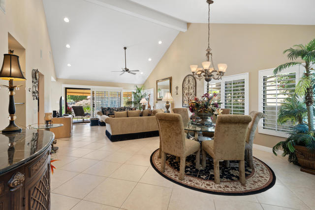 9 Acapulco Drive, Palm Desert CA: https://media.crmls.org/mediaz/8b67bb07-eedc-44c0-aa10-079e2bfff4f0.jpg