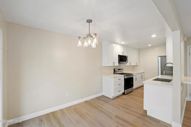 2845 Instone Court, Westlake Village CA: https://media.crmls.org/mediaz/8b6843ff-d5ef-4947-af32-1c0fabd4ed9b.jpg