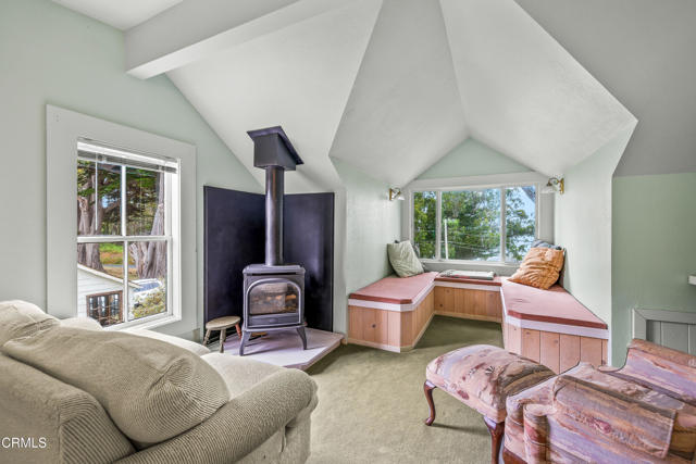 3781 N Highway 1, Albion CA: https://media.crmls.org/mediaz/8b6848ec-9c4f-453c-a436-c2dcfe67de16.jpg