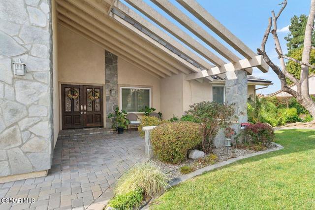 3294 Sierra Drive, Westlake Village CA: https://media.crmls.org/mediaz/8b687e20-54a6-4fb0-9253-786d9b8290ac.jpg