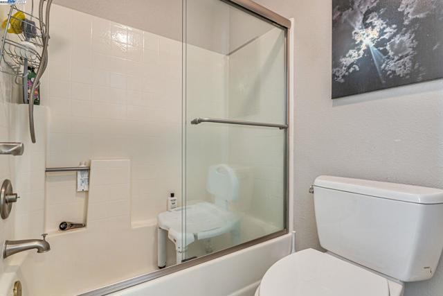 4001 W Lakeshore Drive, San Ramon CA: https://media.crmls.org/mediaz/8b688bb9-1483-4b9f-bf83-73e5df876a13.jpg