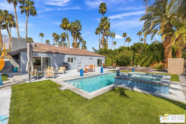 1244 S San Mateo Drive, Palm Springs CA: https://media.crmls.org/mediaz/8b68a8aa-1348-475e-ab66-d20dd7a9eec5.jpg