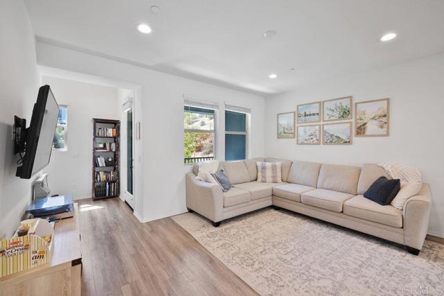 Image 21 of 39 For 2424 Verano Way