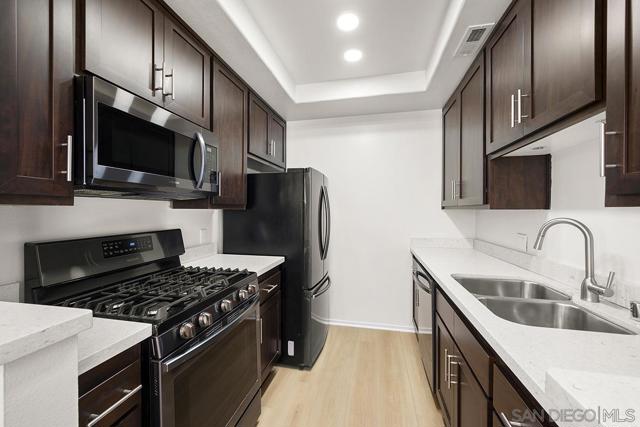 701 Kettner Blvd, San Diego CA: https://media.crmls.org/mediaz/8b693742-28d7-4a3e-a35a-d695293c8629.jpg