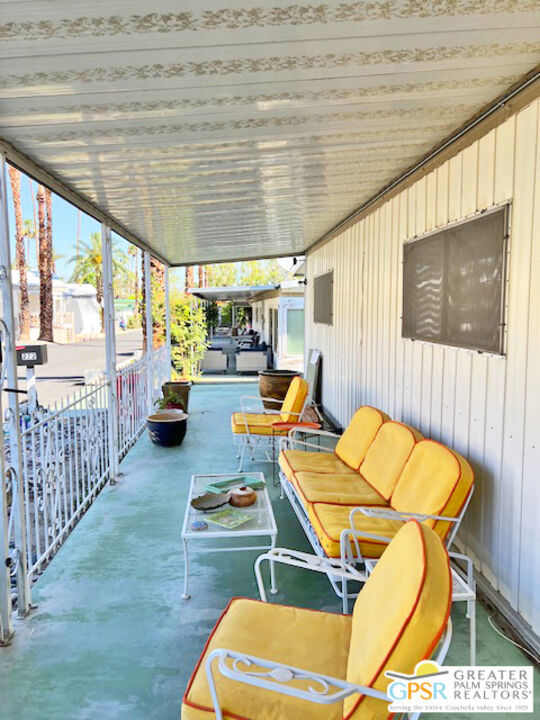 272 Araby Street, Palm Springs CA: https://media.crmls.org/mediaz/8b694bab-ac5a-4dc0-9fc0-9503b91c9858.jpg
