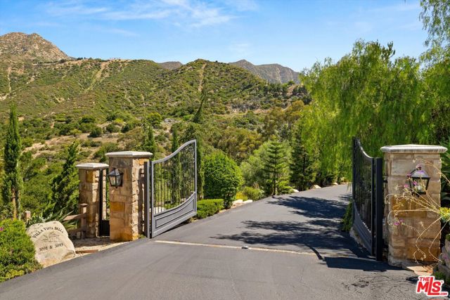 3091 Hidden Valley Lane, Santa Barbara CA: https://media.crmls.org/mediaz/8b696682-c38e-4cf4-9d42-6ff5ebcd56ea.jpg
