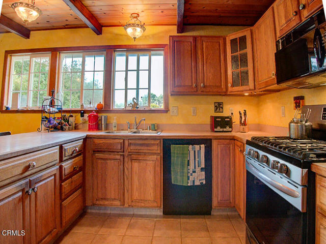 Detail Gallery Image 10 of 73 For 17750 Barbizon Ln, Fort Bragg,  CA 95437 - 3 Beds | 2 Baths