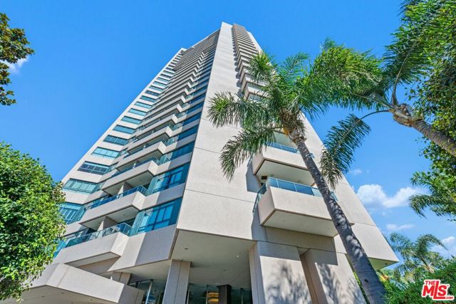 10490 Wilshire Boulevard, Los Angeles CA: https://media.crmls.org/mediaz/8b6c2b80-46bd-411a-8c8c-4c348fc52c85.jpg