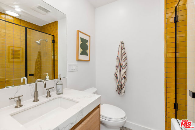 366 N Kenter Avenue, Los Angeles CA: https://media.crmls.org/mediaz/8b6cc5c2-3fb3-4cea-b53e-a806f0f2c602.jpg