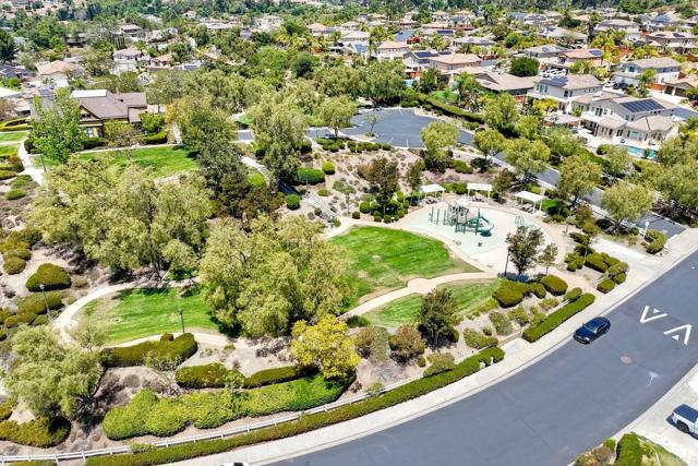 Detail Gallery Image 36 of 44 For 1752 Russet Leaf Ct, El Cajon,  CA 92019 - 5 Beds | 3 Baths