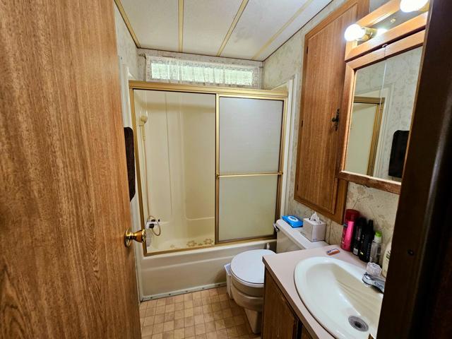 16400 Bubbling Wells Rd Road, Desert Hot Springs CA: https://media.crmls.org/mediaz/8b6ceb85-b686-4fd9-bd64-378649942f67.jpg