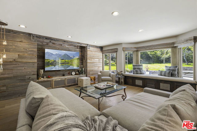 Image 22 of 64 For 26954 Whitehorse Place