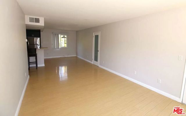 4405 Matilija Avenue, Sherman Oaks CA: https://media.crmls.org/mediaz/8b6d7cfd-3880-4357-b76f-ae9bf555d604.jpg