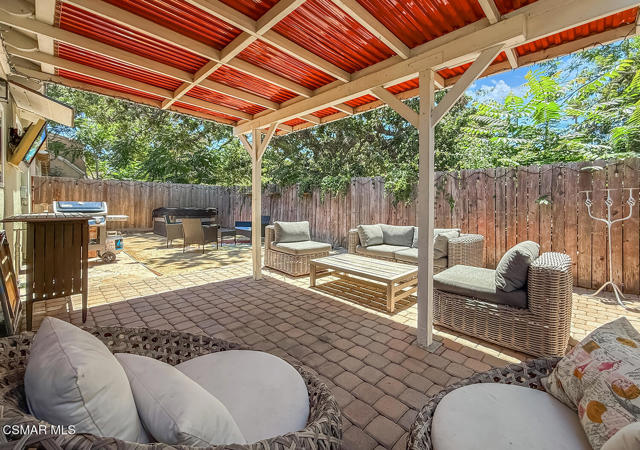 768 Brossard Drive, Thousand Oaks CA: https://media.crmls.org/mediaz/8b6dd1cc-167c-4061-8a0b-0b797f5102a4.jpg