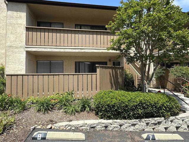 9889 Caminito Marlock, San Diego CA: https://media.crmls.org/mediaz/8b6e7525-1f2f-4a1c-a37f-b222967f26c2.jpg