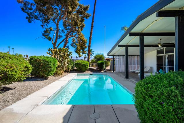 43709 Louisiana Street, Palm Desert CA: https://media.crmls.org/mediaz/8b6e81f9-9261-4a9c-888b-c05af1978554.jpg