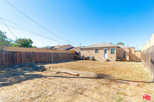 2120 Grape Avenue, Compton, California 90222, 2 Bedrooms Bedrooms, ,1 BathroomBathrooms,Single Family Residence,For Sale,Grape,25500689