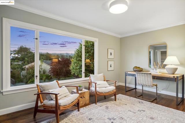 412 Scenic Avenue, Piedmont CA: https://media.crmls.org/mediaz/8b6ecf84-b801-440a-8bf6-e29a8c7a0029.jpg