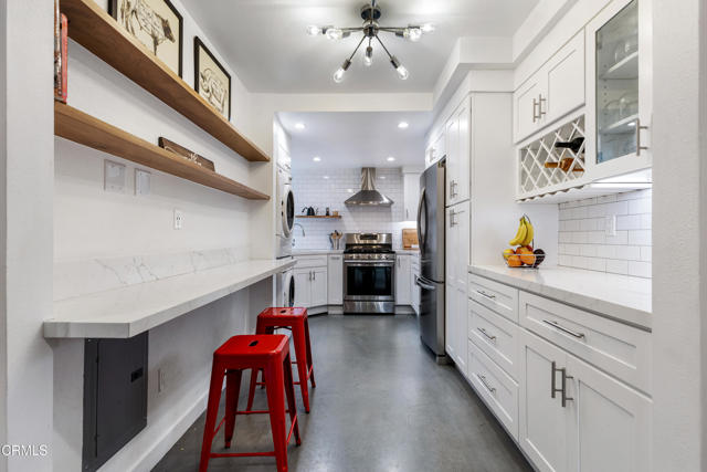 Detail Gallery Image 13 of 47 For 11912 Riverside Dr #20,  Valley Village,  CA 91607 - 2 Beds | 3 Baths