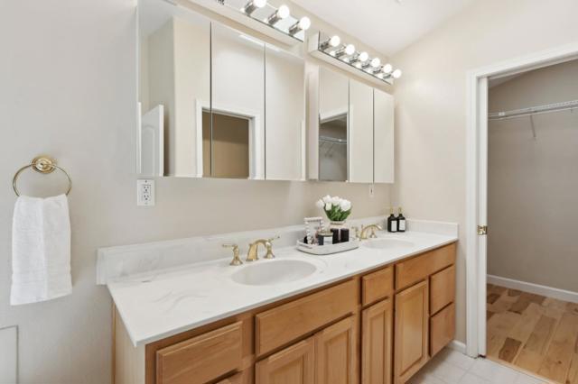 731 Calderon Avenue, Mountain View CA: https://media.crmls.org/mediaz/8b6f6c80-4e4c-41d6-8f43-bda418a2f65b.jpg