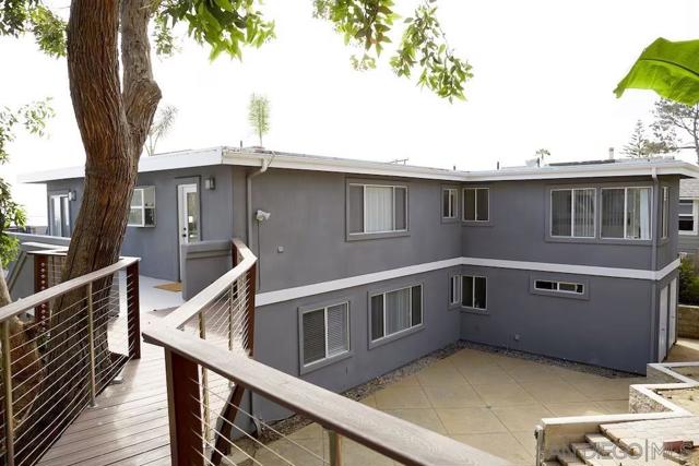 1647 Haydn Drive, Cardiff by the Sea CA: https://media.crmls.org/mediaz/8b6f86f0-17df-4ed4-bade-c88f58d75c13.jpg