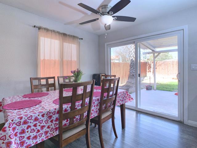 Detail Gallery Image 9 of 21 For 452 Feliz, Perris,  CA 92571 - 3 Beds | 2/1 Baths