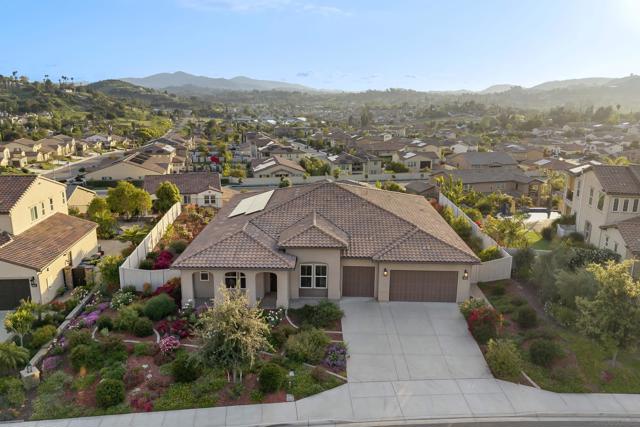 1417 Apex Place, Escondido CA: https://media.crmls.org/mediaz/8b71053b-8de6-4adc-9d8d-89eeaa5b49a9.jpg