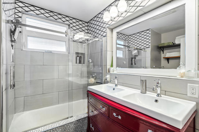 5523 Graywood Avenue, Lakewood CA: https://media.crmls.org/mediaz/8b712531-9bc4-47bc-9fb2-4dfa4b1dc07d.jpg
